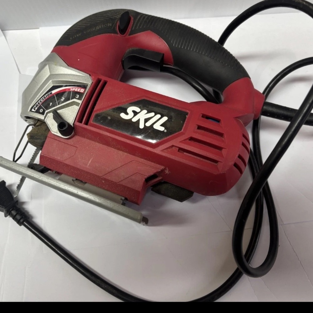 Skil 4395 Jigsaw 5.5 Amp Variable Speed Orbital Corded Power Tool – Works Great